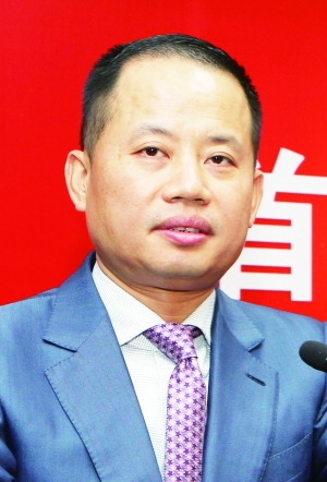 出席嘉宾: 晨光文具董事长 陈湖文先生 晨光文具副董事长,总裁 陈湖雄